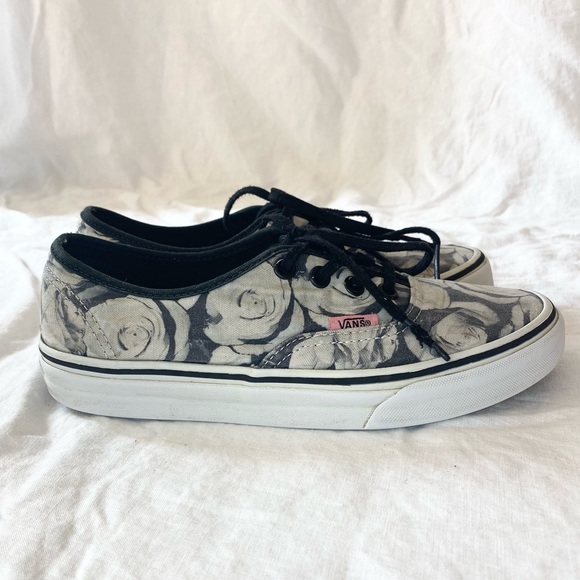 Vans Authentic In Digi Roses In Black - Picture 4 of 16
